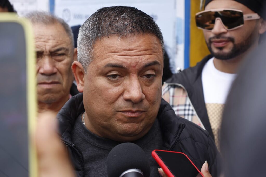 Segat declara «persona no grata» a Arturo Fernández