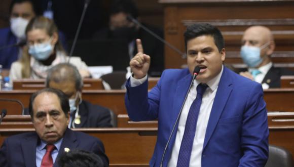 «Si tengo que renunciar para que renincie el Presidente, lo hago»