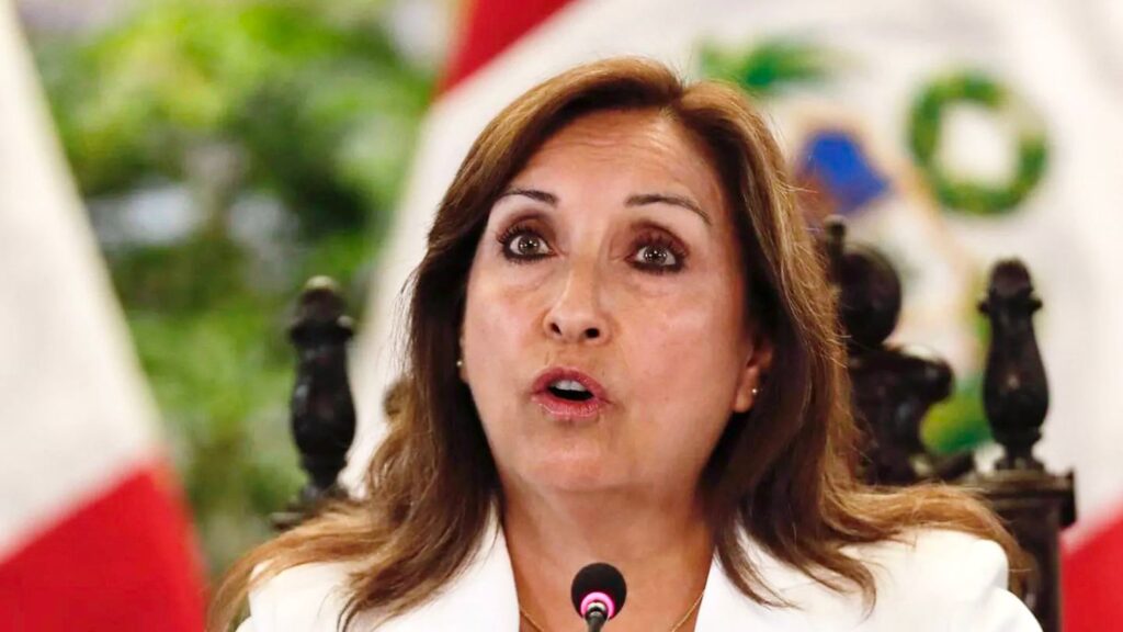 Dina Boluarte confiesa ser amante del chifa en plena entrevista para la televisión china