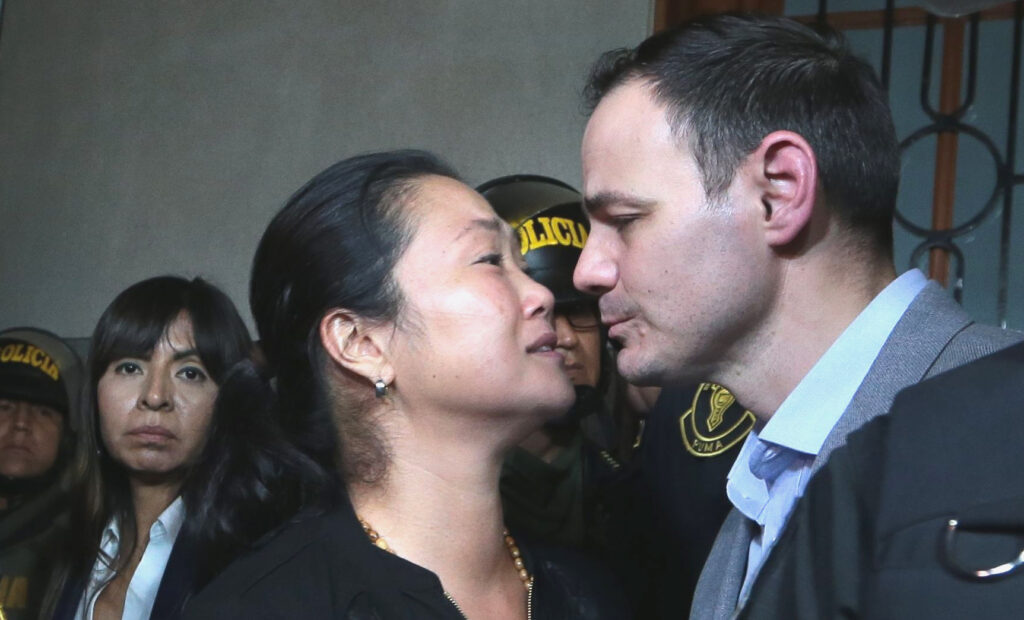 CASO CÓCTELES: Dictan 36 meses de impedimento de salida del país para Keiko Fujimori y Mark vito