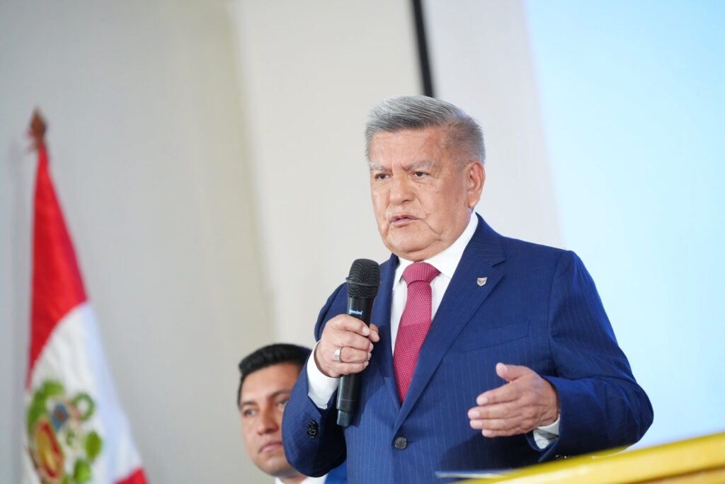 César Acuña abandonará, otra vez, su cargo como gobernador regional de La Libertad