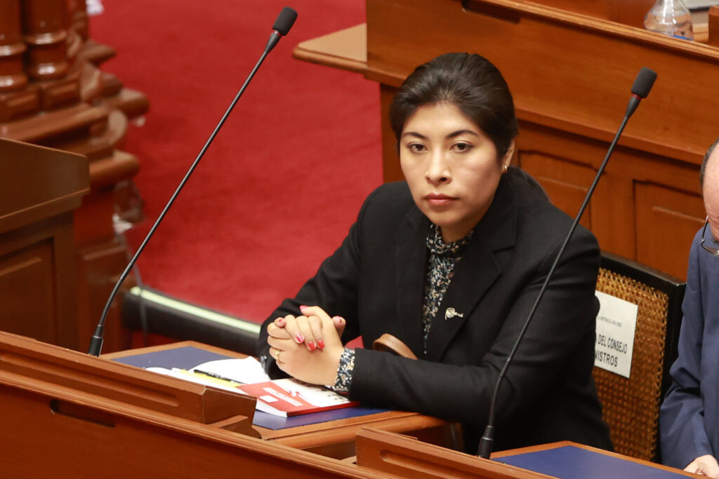 Betssy Chávez, exministra de Pedro Castillo, fue llevada a carceleta del Poder Judicial tras orden de captura