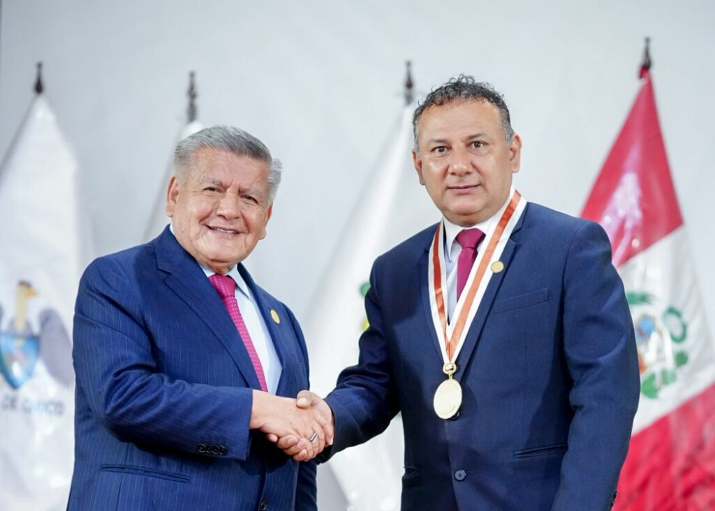 Ever Cadenillas asume como nuevo presidente del Consejo Regional de La Libertad