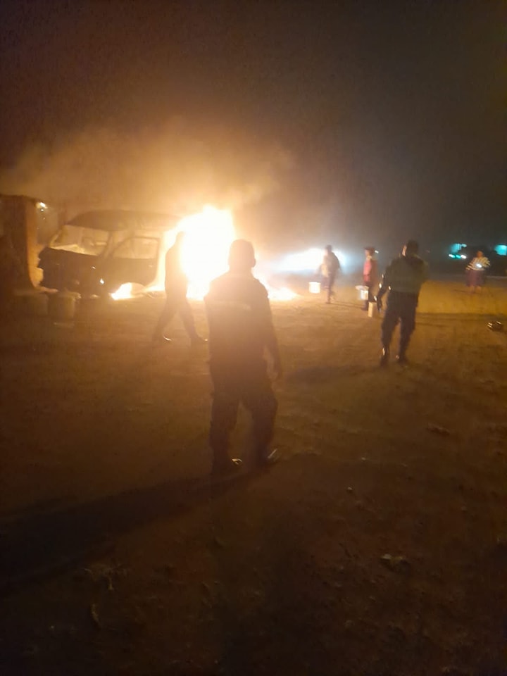 Delincuentes incendian la combi del gerente de empresa de transportes «Girasoles»